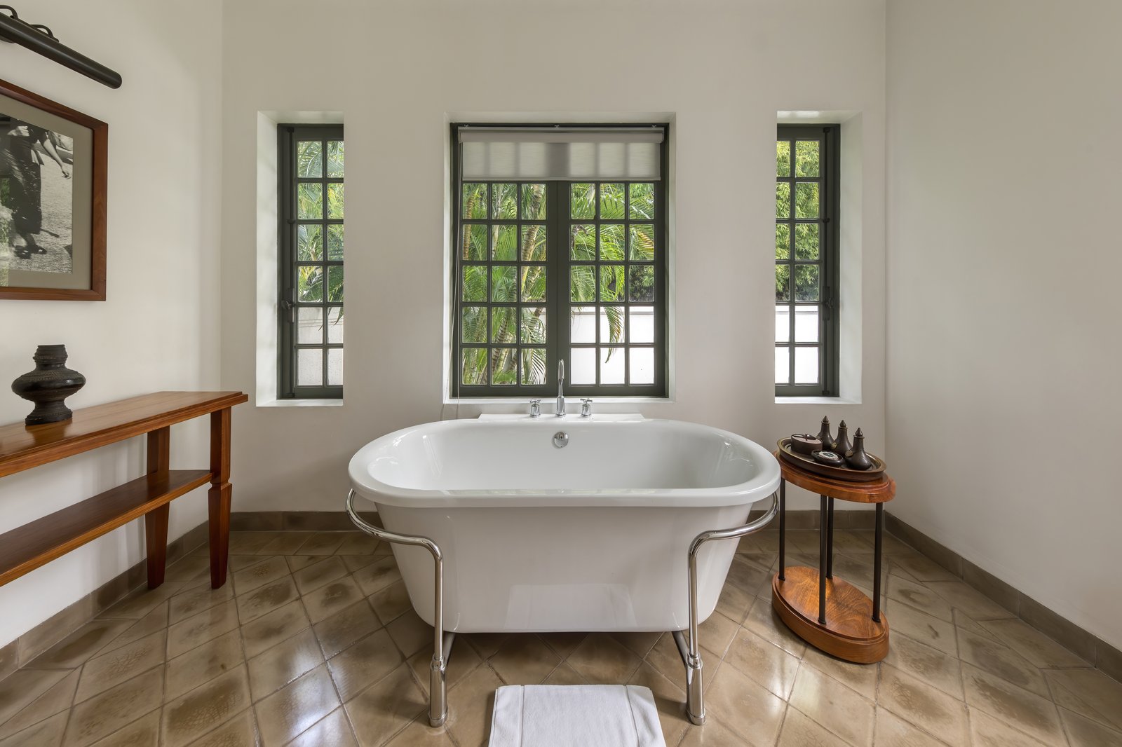Are Stretch Ceilings Waterproof? Uses for Bathrooms, Kitchens and Moisture-Prone Areas | Xxtraceil