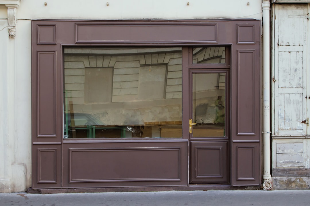 fancy store interior designer