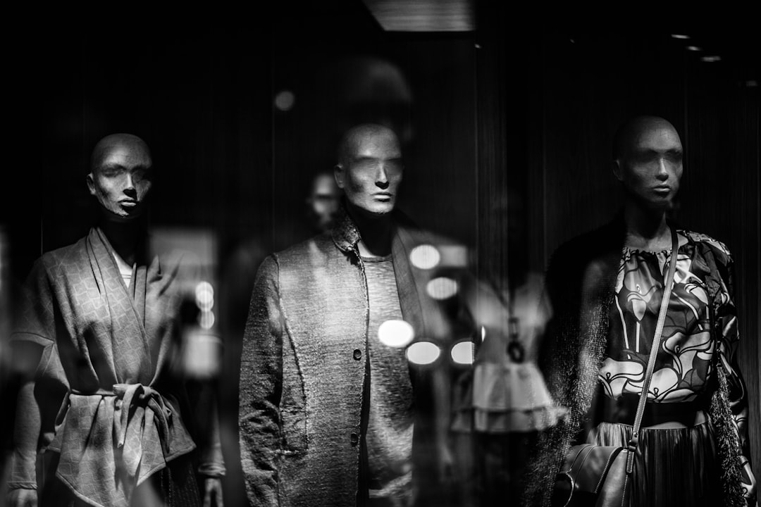 fashion store interior designer